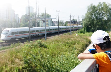 大好きな“鉄道写真”で作る「父と息子のカレンダー」